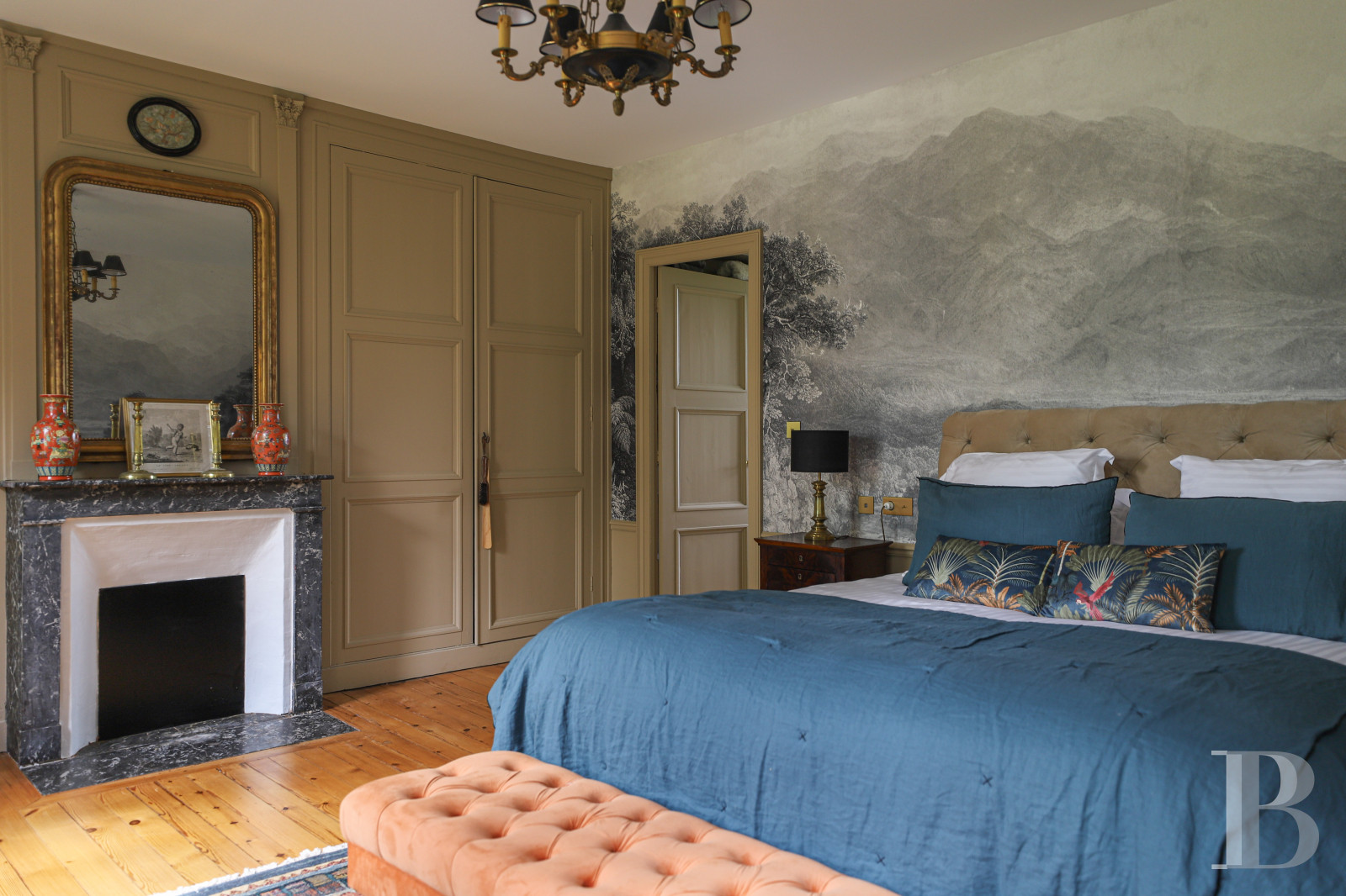 A 19th-century house bordered by a moat, in the Pays d'Auge region, in Normandy  - photo  n°30